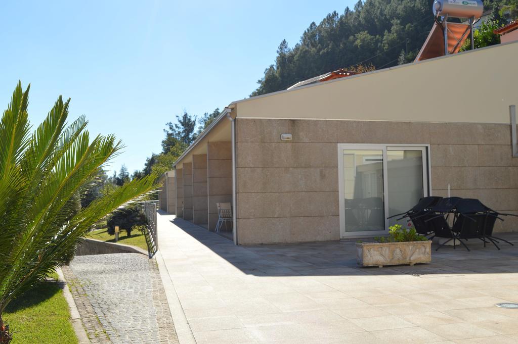 Casinhas Do Geres Apartment Exterior photo